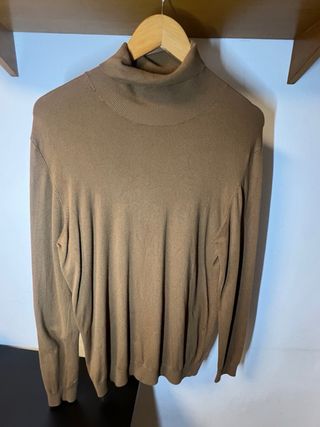 Jersey cuello alto Zara marrón