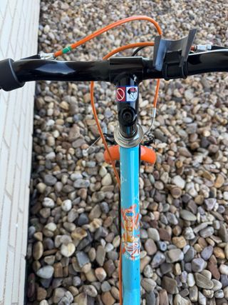 Bicicleta infantil Btwin azul y naranja