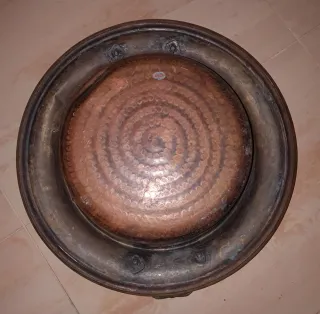 Brasero italiano antico in rame e bronzo in liquidazione