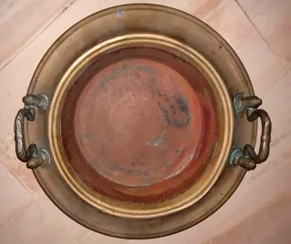 Brasero italiano antico in rame e bronzo in liquidazione