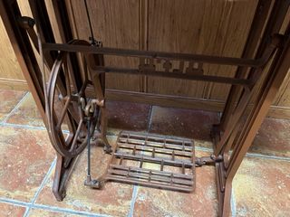 Máquina de coser Alfa vintage negra