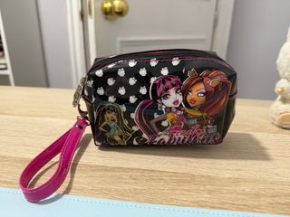 Cartera Monster High infantil.