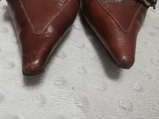 Zapato piel marrón estilo italiano. T37. Adela Gil
