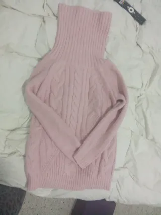 Ropa de punto rosa y morada
