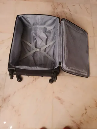 Maleta Delsey Negra flexible