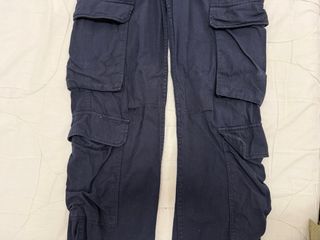 Pantalones cargo Bershka azul marino