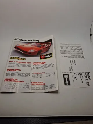 Ferrari F40 1987 Metal-kit codice7032 Bburago 1:18