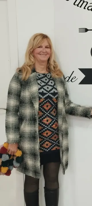 Vestido corto punto manga corta estampado