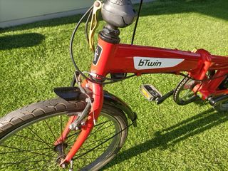 Bicicleta plegable roja Btwin Hoptown para Navidad