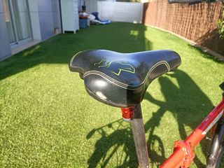 Bicicleta plegable roja Btwin Hoptown para Navidad