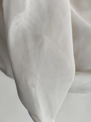 Camisa Bershka beige con etiqueta