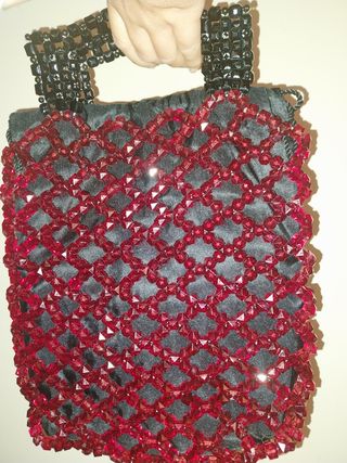 Bolso joya Uterqüe negro y rojo