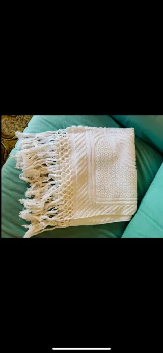 Asciugamano bianco con frange