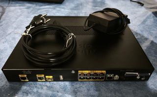 Router Cisco 892FSP Profesional