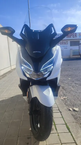 Honda Forza 350 Blanca