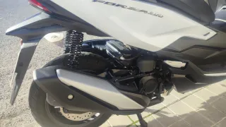 Honda Forza 350 Blanca