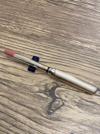 Lauder pintalabios 101. No negociable