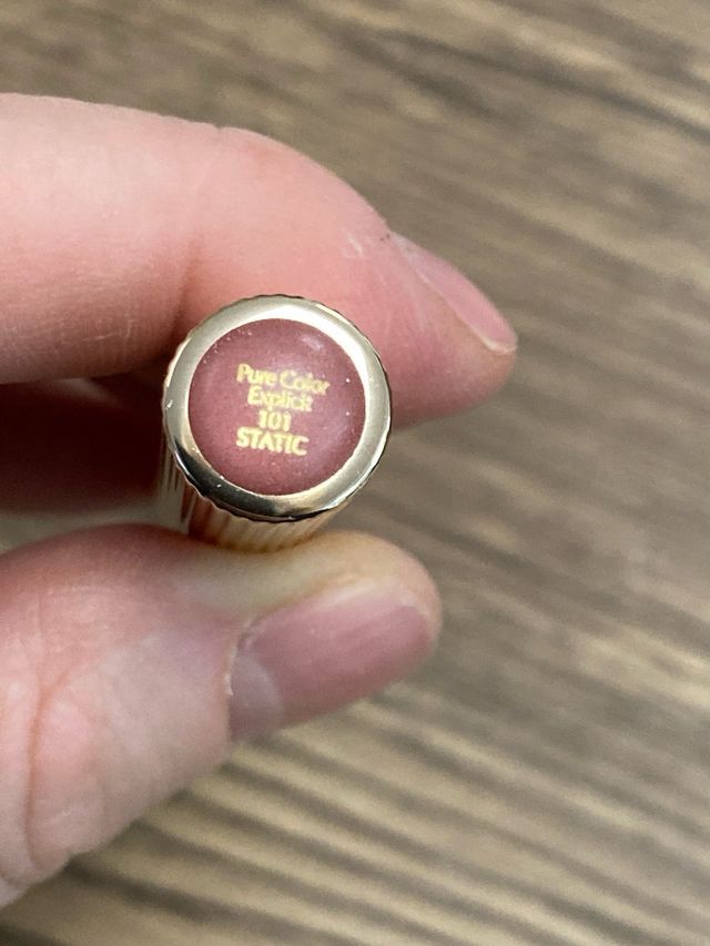 Lauder pintalabios 101. No negociable