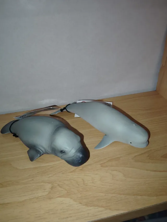 Vaca Marina y Beluga de PVC. Super realistas.