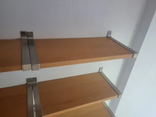 Estanterías de madera y metal Ikea