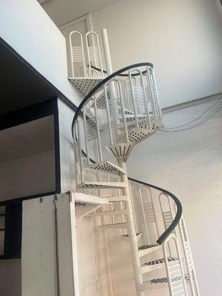 LOCAL CON DOS PLANTAS C