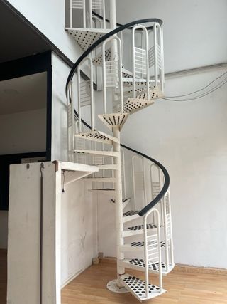 LOCAL CON DOS PLANTAS C