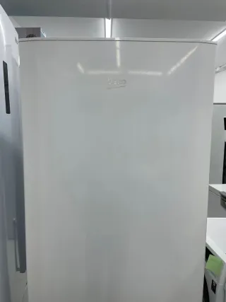 Nevera Beko blanca altura 1.85 con garntia