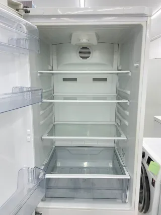 Nevera Beko blanca altura 1.85 con garntia