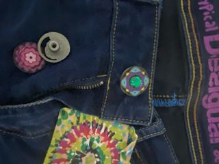 Vaqueros Desigual con Botones Intercambiables