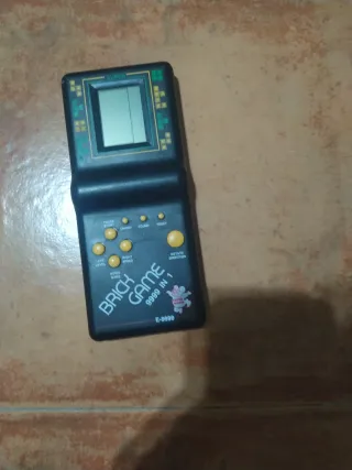 Mini consola Brick Game 9999 en 1
