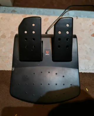 Volante PS4, PC, Xbox One con pedales