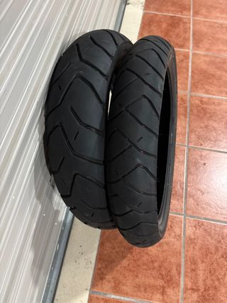 Neumáticos Bridgestone Bantax Adventure.