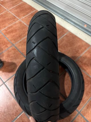 Neumáticos Bridgestone Bantax Adventure.