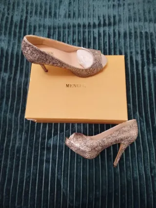 Zapatos de tacón Menbur plateados