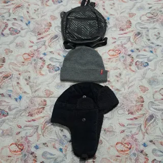 Zainetto e 2 cappellini