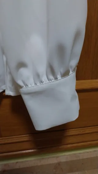 Blusa blanca manga larga mujer