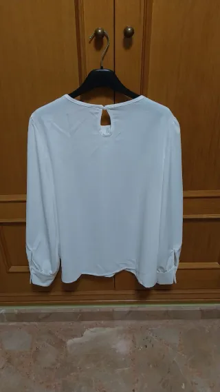 Blusa blanca manga larga mujer