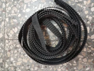 Correa de distribución dentada