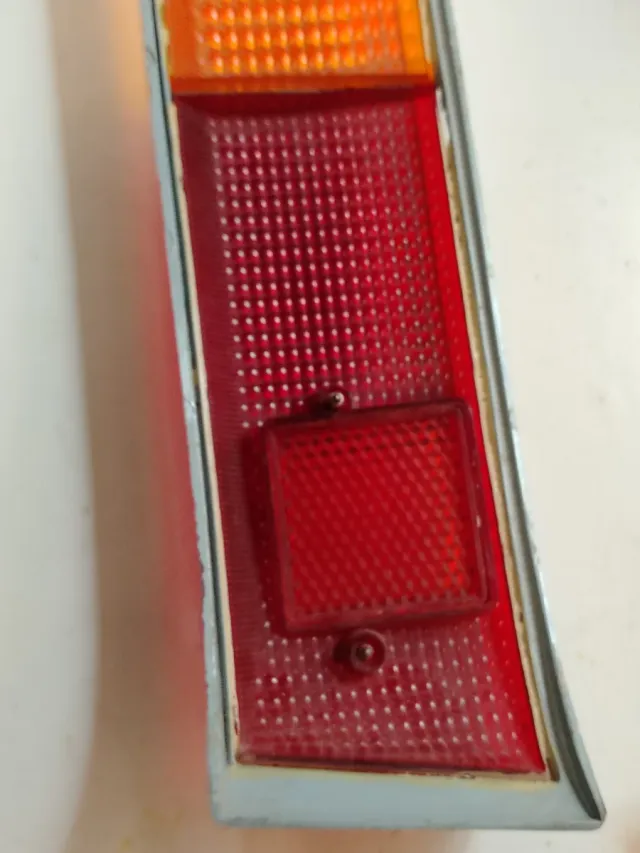 Tulipa trasera derecha Renault 12