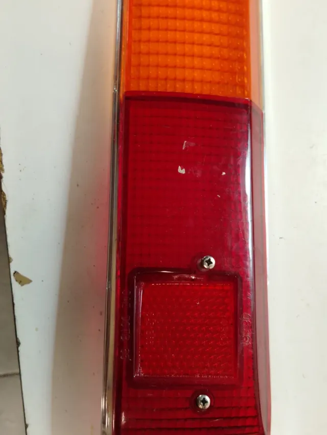 Tulipa trasera derecha Renault 12