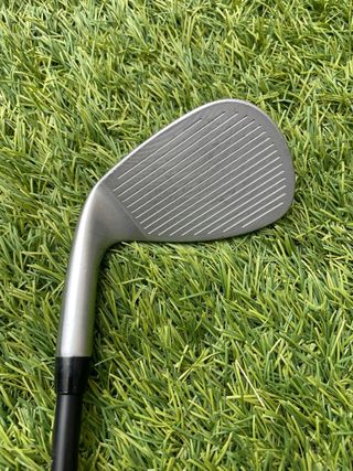 Palo de golf Cobra Snakebite X 48°.