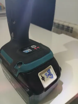 Taladro Makita 18V 5.0Ah sin cargador