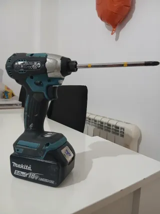 Taladro Makita 18V 5.0Ah sin cargador