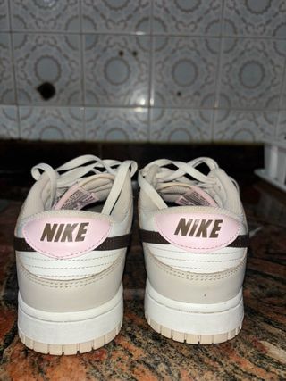 Tenis Nike Beige/Rosa Talla 40