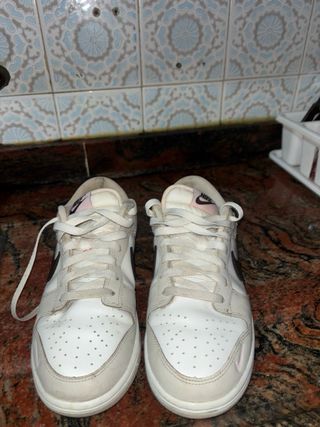Tenis Nike Beige/Rosa Talla 40