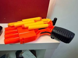Pistola de Juguete Naranja y Amarilla