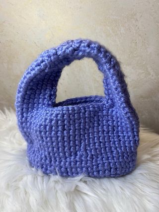 Borsa uncinetto viola fatta a mano