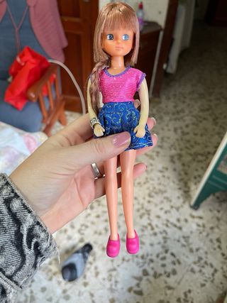 Vecchia bambola Chabel rossa