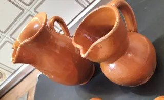 Jarras de barro artesanales