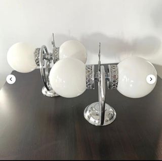 Applique da parete argentate e bianche